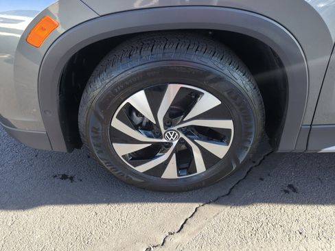 Used 2025 Volkswagen Tiguan S image 25