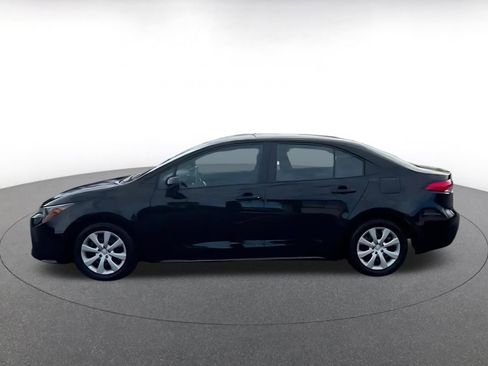 Used 2025 Toyota Corolla LE image 8