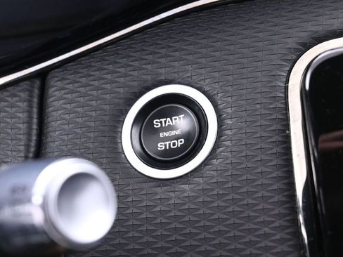 Used 2021 Land Rover Range Rover Evoque R-Dynamic S image 37