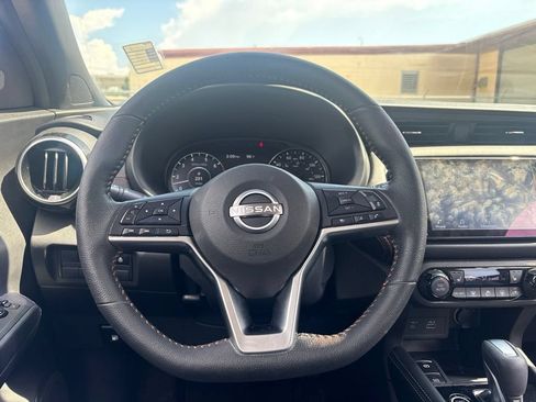 Used 2023 Nissan Kicks SR w/ SR Premium Package FWD image 18
