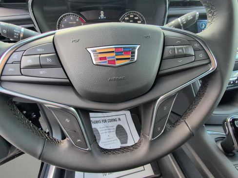 New 2025 Cadillac XT5 Luxury image 22