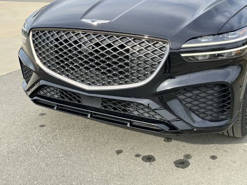 Used 2023 Genesis GV70 3.5T Sport w/ Sport Prestige Package image 10