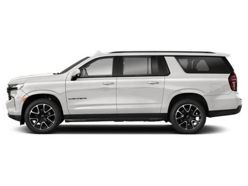 Used 2021 Chevrolet Suburban RST w/ Luxury Package RWD image 3
