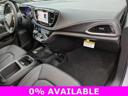 New 2026 Chrysler Pacifica Select w/ S Appearance Package FWD image 30