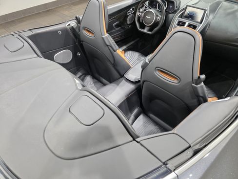 Used 2022 Aston Martin DB11 Volante RWD image 19