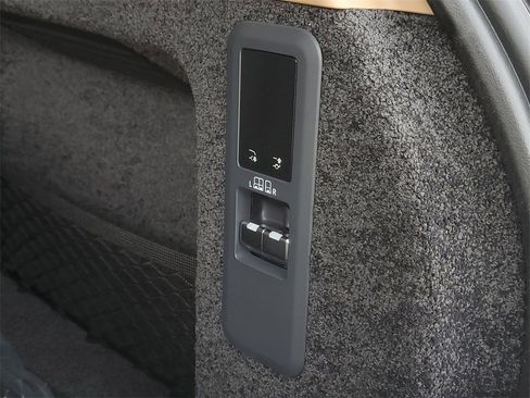 New 2025 Land Rover Range Rover SE image 33