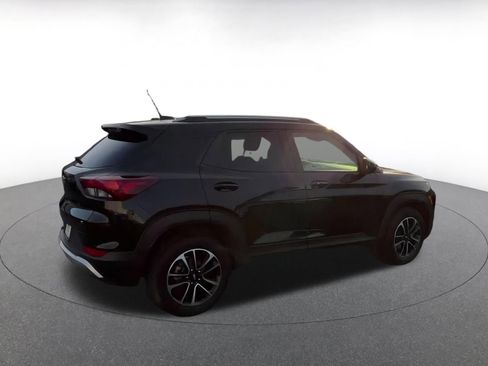 Used 2025 Chevrolet TrailBlazer LT image 13