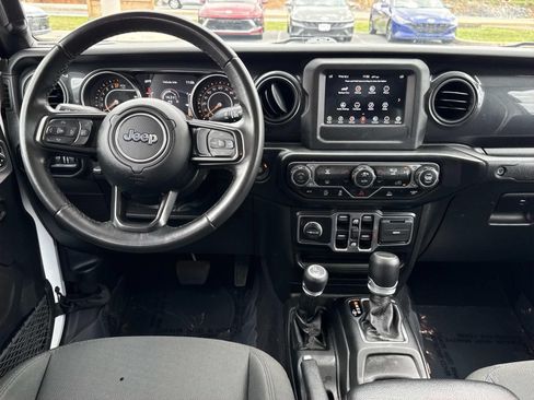 Used 2022 Jeep Gladiator Sport AWD/4WD image 8