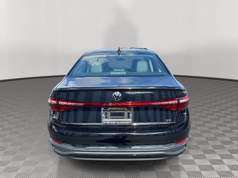 New 2026 Volkswagen Jetta SE image 4