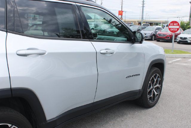 Used 2025 Jeep Compass Limited AWD/4WD image 46