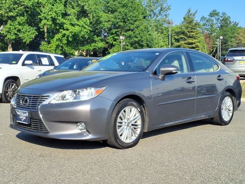 Used 2015 Lexus ES 350 w/ Luxury Package FWD image 3