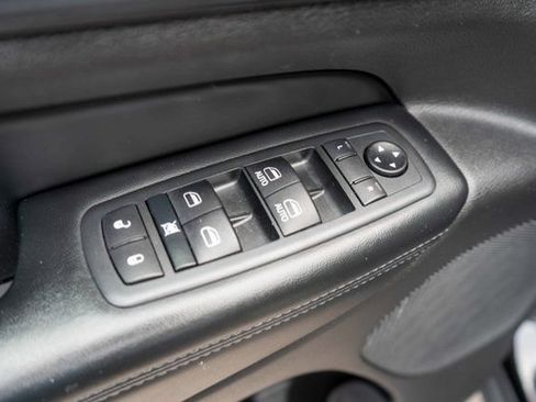 Used 2020 Jeep Grand Cherokee Laredo AWD/4WD image 15