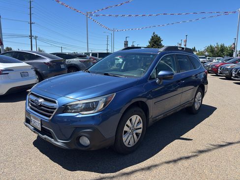 Used 2019 Subaru Outback 2.5i Premium AWD/4WD image 1
