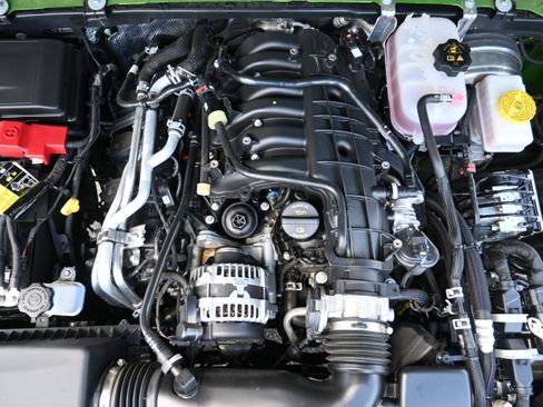 Used 2025 Jeep Wrangler Unlimited Sport AWD/4WD image 34