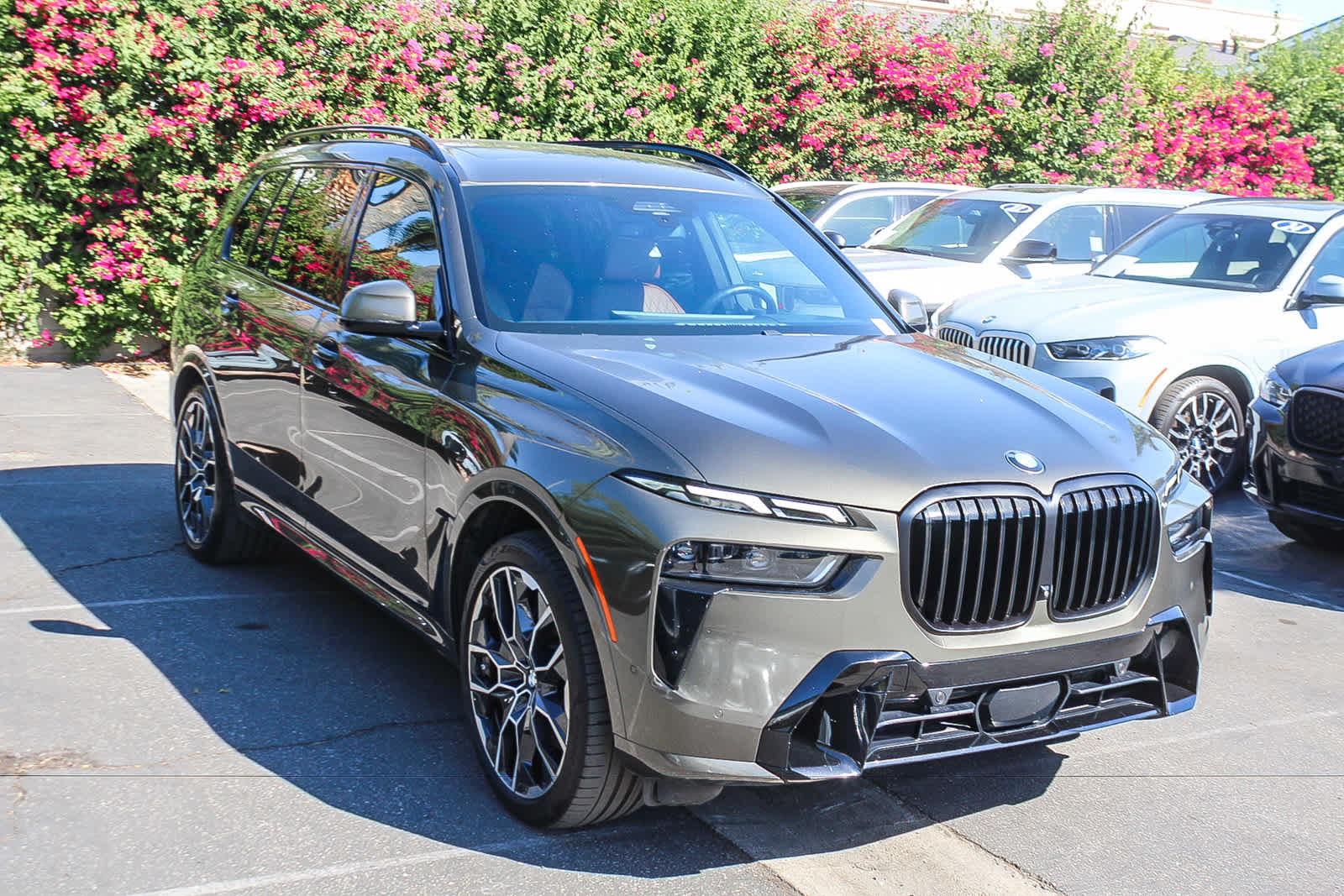 Used 2024 BMW X7 xDrive40i w/ Executive Package AWD/4WD image 3