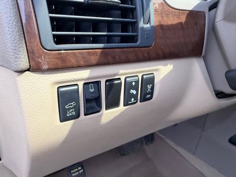 Used 2011 Nissan Armada Platinum w/ 2nd Row Captain Seat Pkg image 30