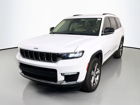 Used 2022 Jeep Grand Cherokee L Limited RWD image 4