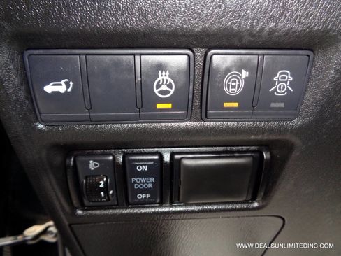 Used 2019 Nissan Armada Platinum w/ Captain's Chairs Package AWD/4WD image 14