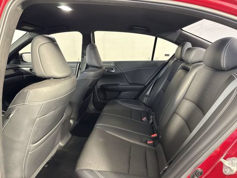 Used 2016 Honda Accord Sport image 21
