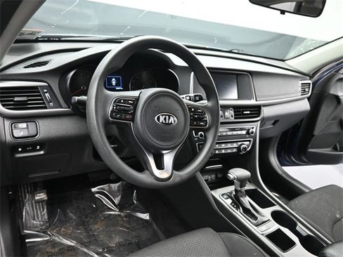 Used 2018 Kia Optima LX image 12