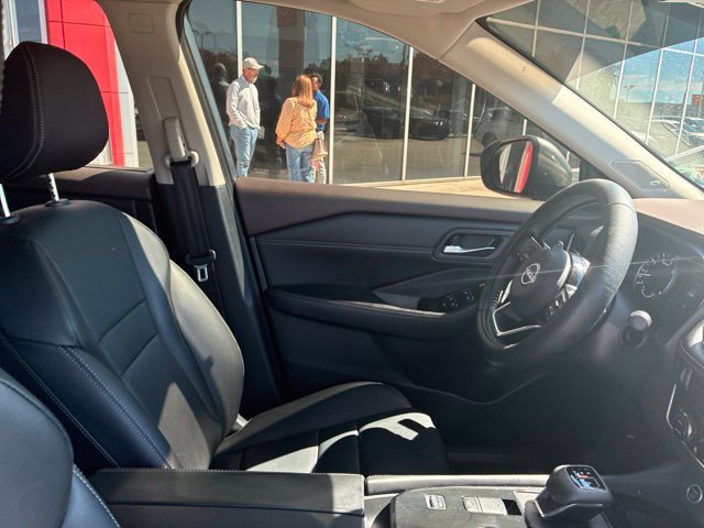 Used 2023 Nissan Rogue SL w/ SL Premium Package FWD image 10