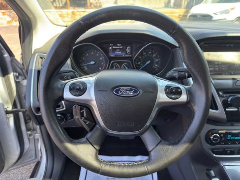 Used 2014 Ford Focus Titanium FWD image 25