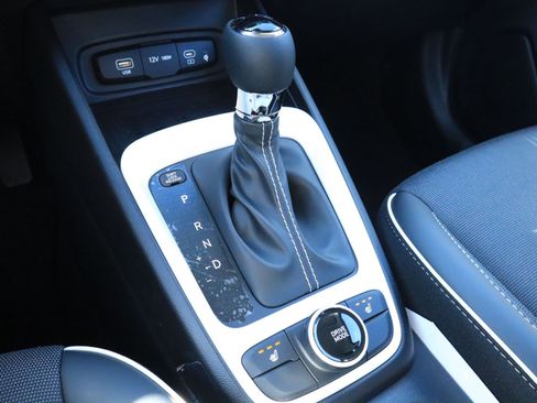 New 2026 Hyundai Venue SEL FWD image 15