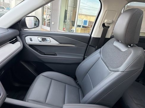 New 2026 Ford Explorer Active w/ Active Comfort Package image 21