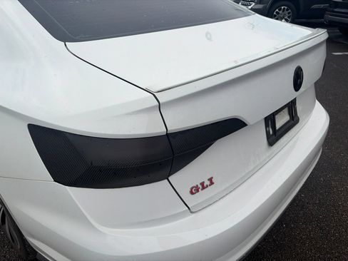 Used 2019 Volkswagen Jetta GLI FWD image 17