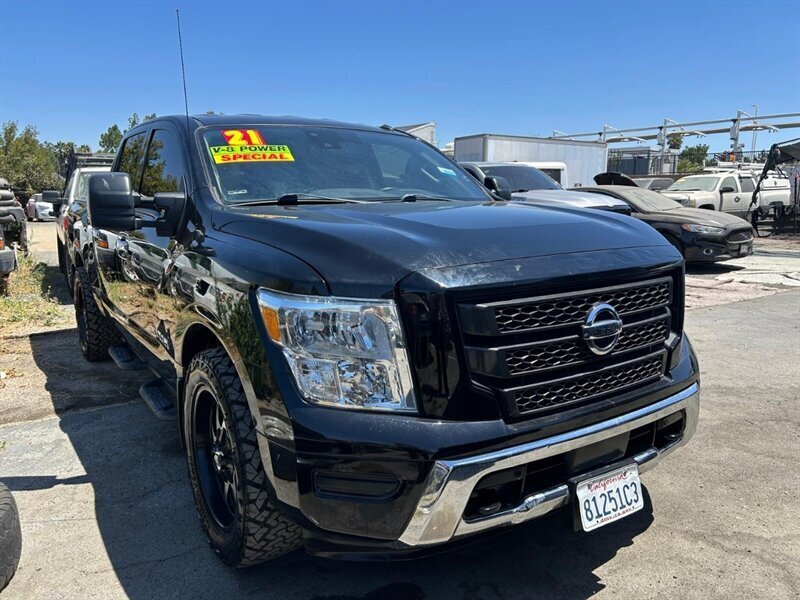 Used 2021 Nissan Titan SV w/ SV Convenience Package RWD image 9