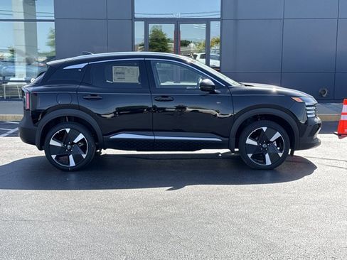 New 2026 Nissan Kicks SR w/ SR Premium Package AWD/4WD image 2