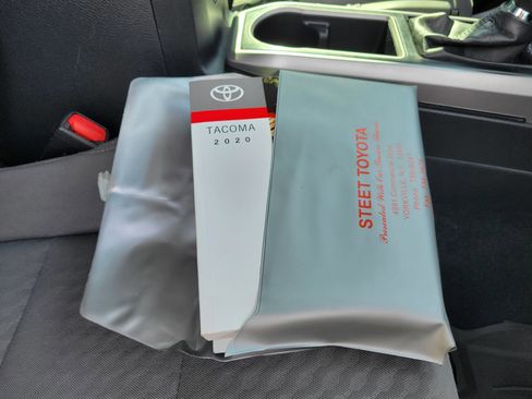 Used 2020 Toyota Tacoma SR5 AWD/4WD image 48