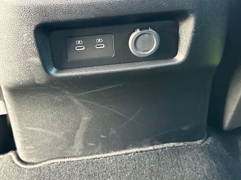 New 2025 Nissan Armada SL w/ Captain's Chari Seat Package image 17