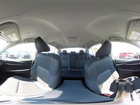 Used 2025 Toyota Camry LE image 41