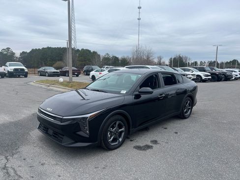 Used 2025 Kia K4 LXS image 13