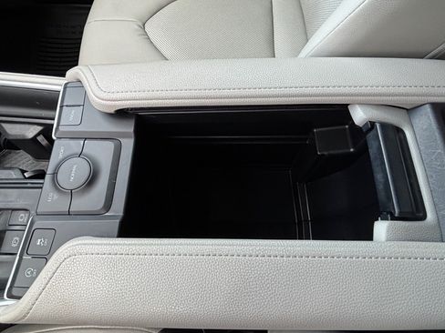 Used 2025 Toyota Grand Highlander FWD image 17