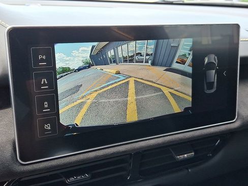 Used 2025 Lotus Emira image 18