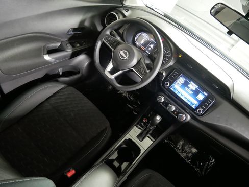 Used 2024 Nissan Kicks SV image 9