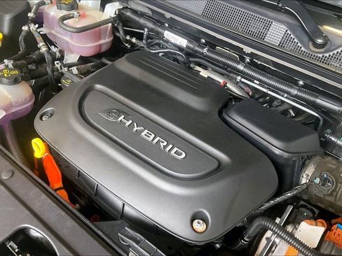 Used 2023 Chrysler Pacifica Touring-L FWD image 30