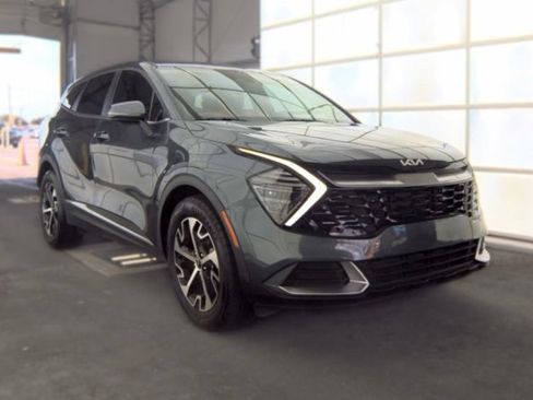 Certified 2025 Kia Sportage EX FWD image 2