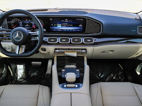 New 2026 Mercedes-Benz GLS 580 4MATIC image 12