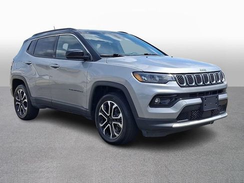 Used 2023 Jeep Compass Limited AWD/4WD image 3