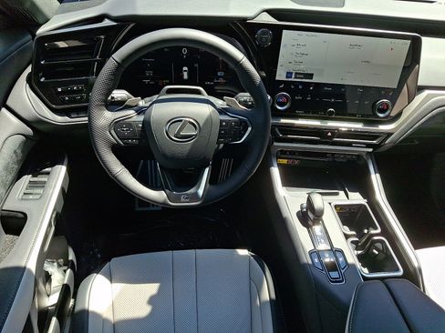 New 2026 Lexus TX 500h AWD image 8