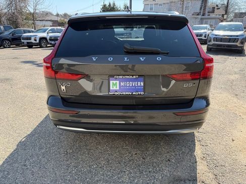 Used 2025 Volvo V60 B5 Cross Country Plus AWD/4WD image 4