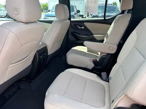 Used 2023 Chevrolet Traverse LT FWD image 25