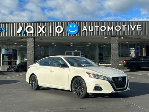 Used 2022 Nissan Altima 2.5 SR w/ Midnight Edition Package AWD/4WD image 1
