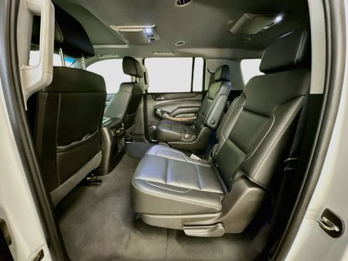 Used 2019 Chevrolet Suburban Premier AWD/4WD image 30