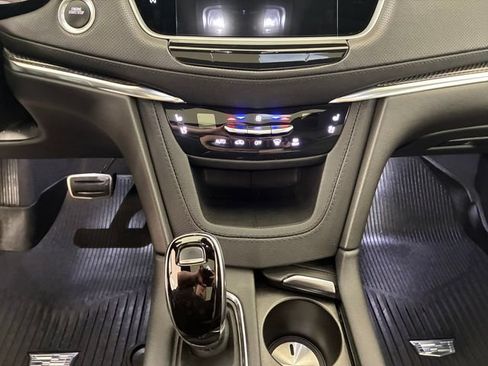 Certified 2024 Cadillac XT5 Sportv w/ Technology Package AWD/4WD image 21