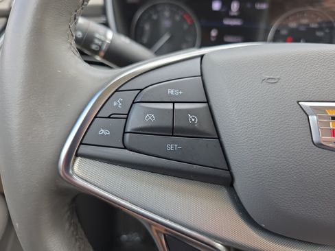 Used 2022 Cadillac XT5 Premium Luxury w/ Technology Package FWD image 19