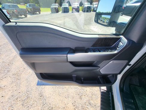 Used 2025 Ford F350 Lariat w/ Camper Package AWD/4WD image 6